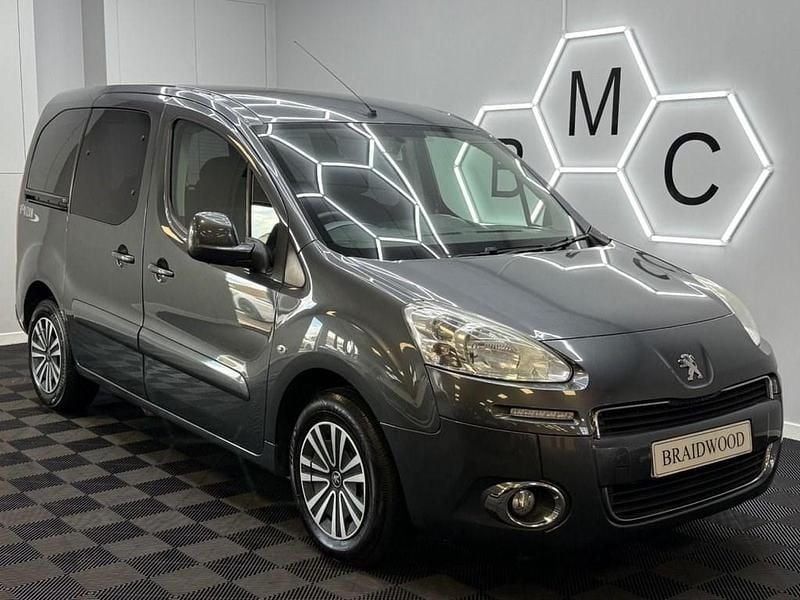 Begagnad Peugeot TePee S 92 HK (67 kW) 2014 Grå Minibuss