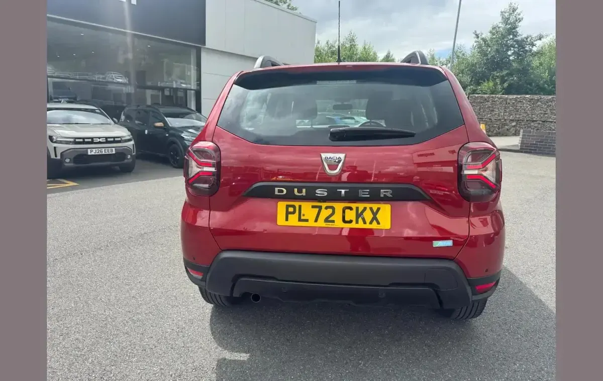 Used Dacia Duster Comfort 99 HP (72 kW) 2023 Red SUV