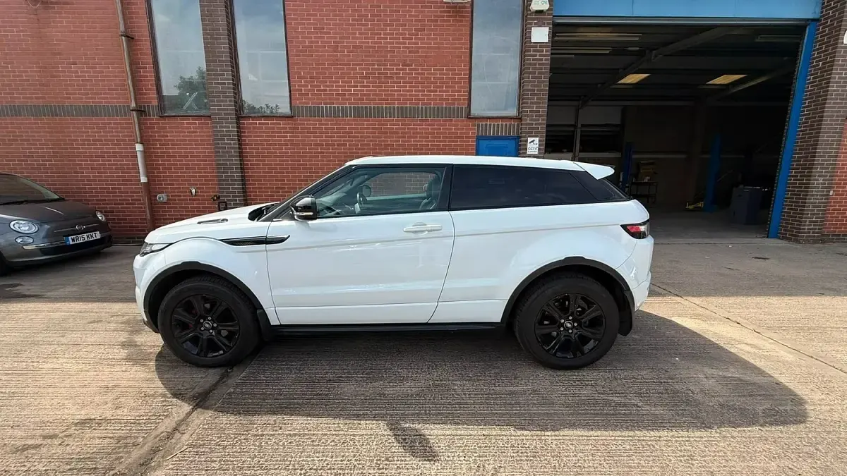 Used Land Rover Range Rover evoque Dynamic 190 HP (139 kW) 2012 White SUV