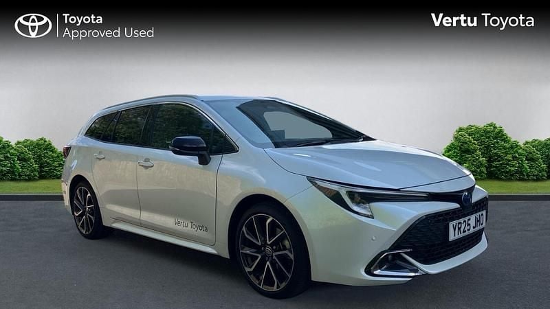 Used 2025 Toyota Corolla Estate | £28,995 (Expensive) - Image 1/3