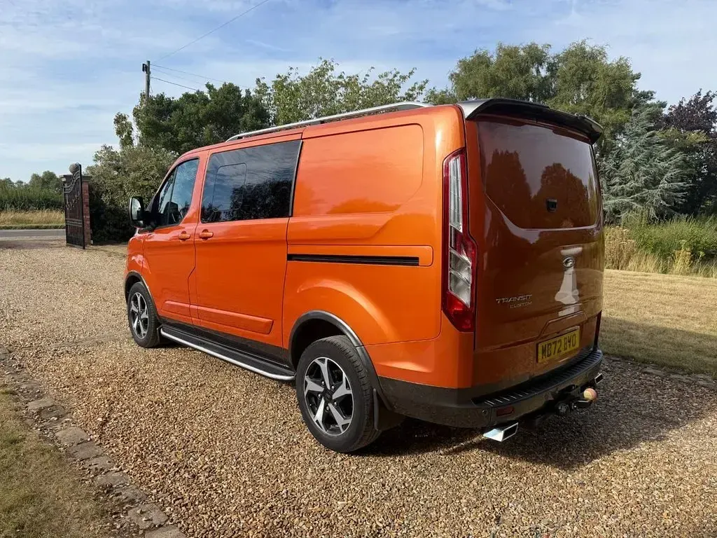Used Ford Transit Custom Active 170 HP (125 kW) 2023 Orange Van