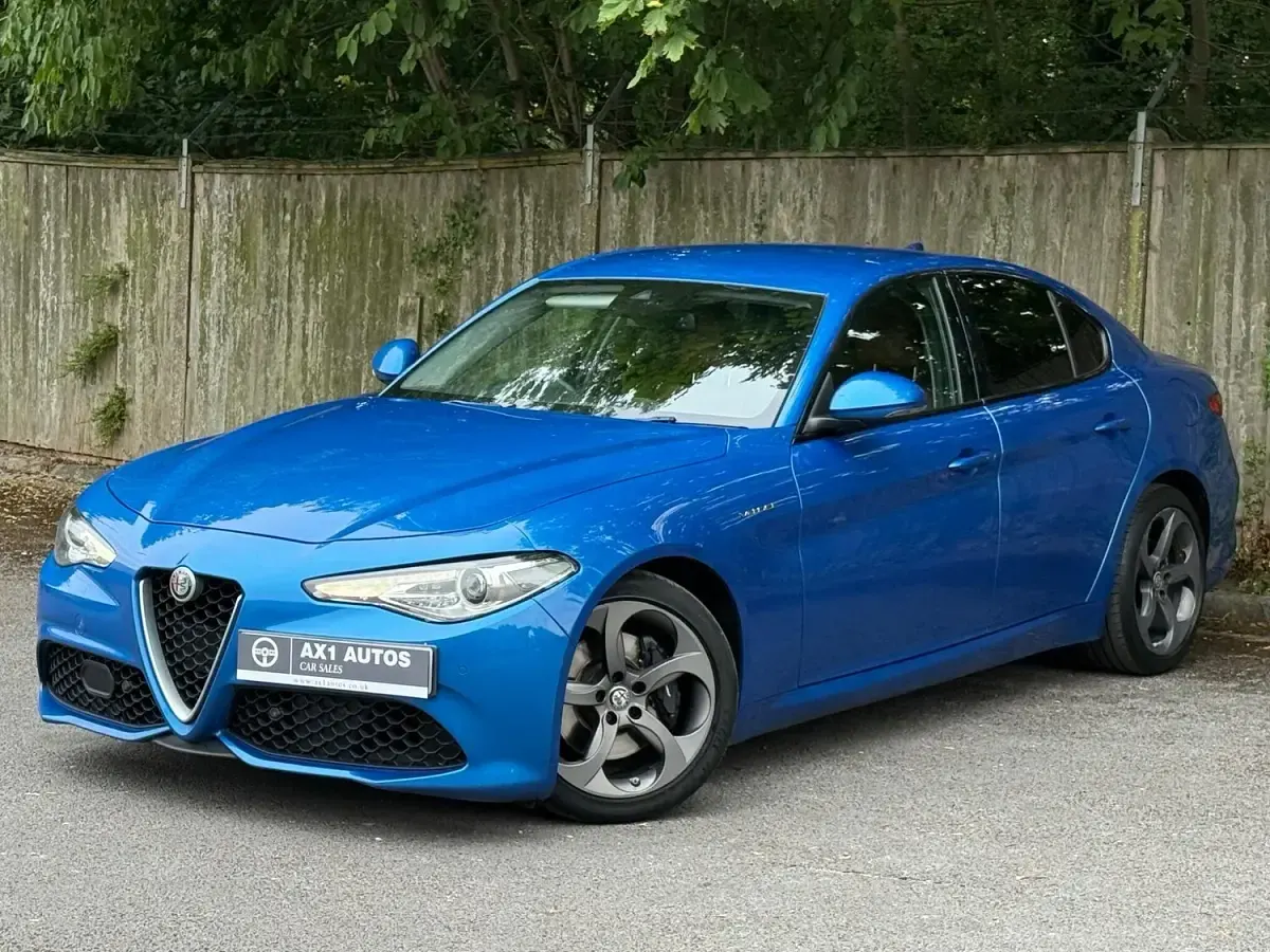 Used Alfa Romeo Giulia Veloce 280 HP (205 kW) 2018 Blue Sedan