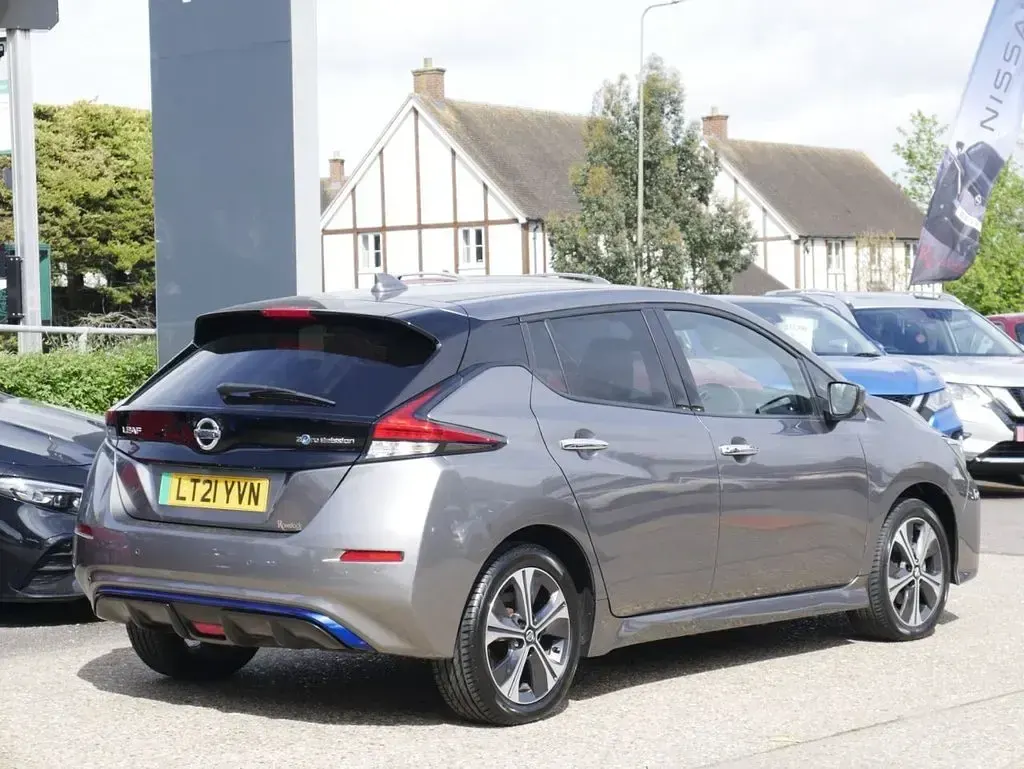 Used Nissan Leaf N-Connecta 160 kW (218 HP) 2021 Grey Hatchback