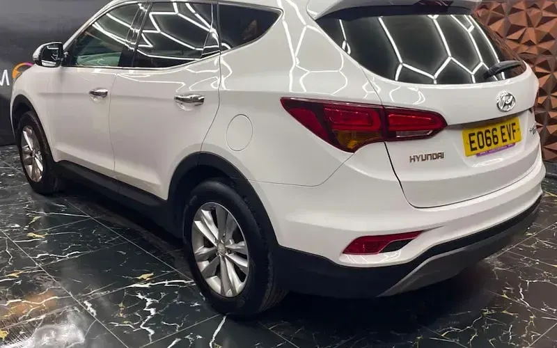 Used Hyundai Santa Fe Premium 200 HP (147 kW) 2016 White SUV