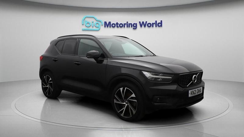 Black Used 2021 Volvo XC40 R-Design Pro SUV | £21,700 (Fair price) - Image 1/4