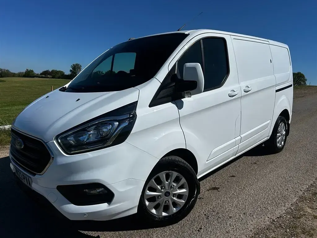 Used Ford Transit Custom Limited 130 HP (95 kW) 2023 White Van