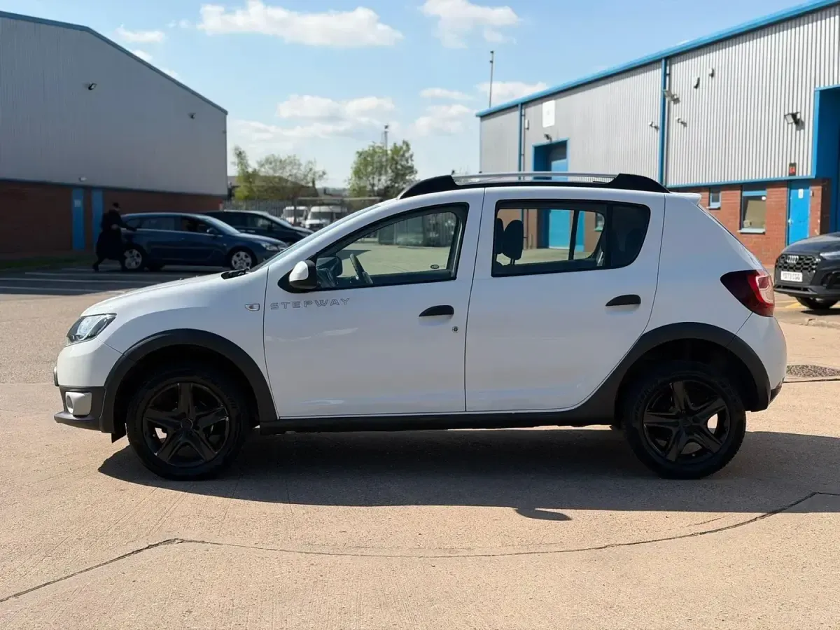 Gebraucht Dacia Sandero Ambiance 90 PS (66 kW) 2016 Weiß Kleinwagen