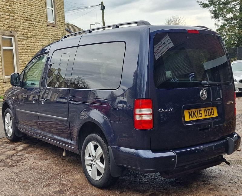 Used VW Caddy Maxi Life 102 HP (75 kW) 2015 Blue MPV