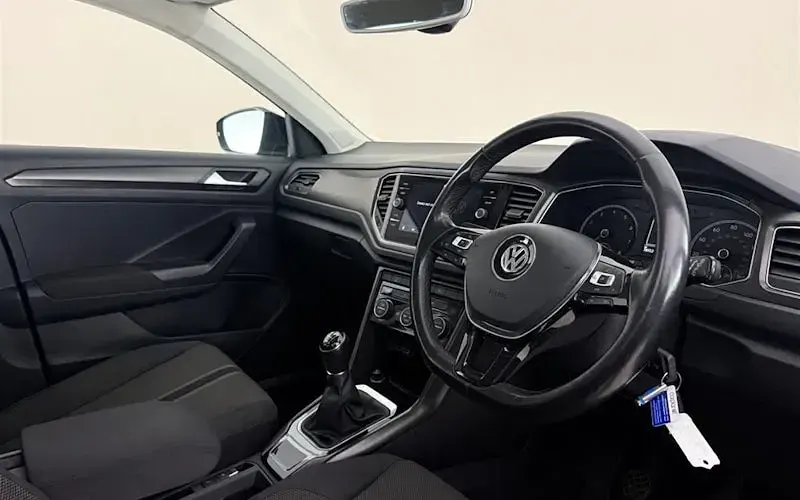 Used VW T-Roc SE 150 HP (110 kW) 2020 Black SUV