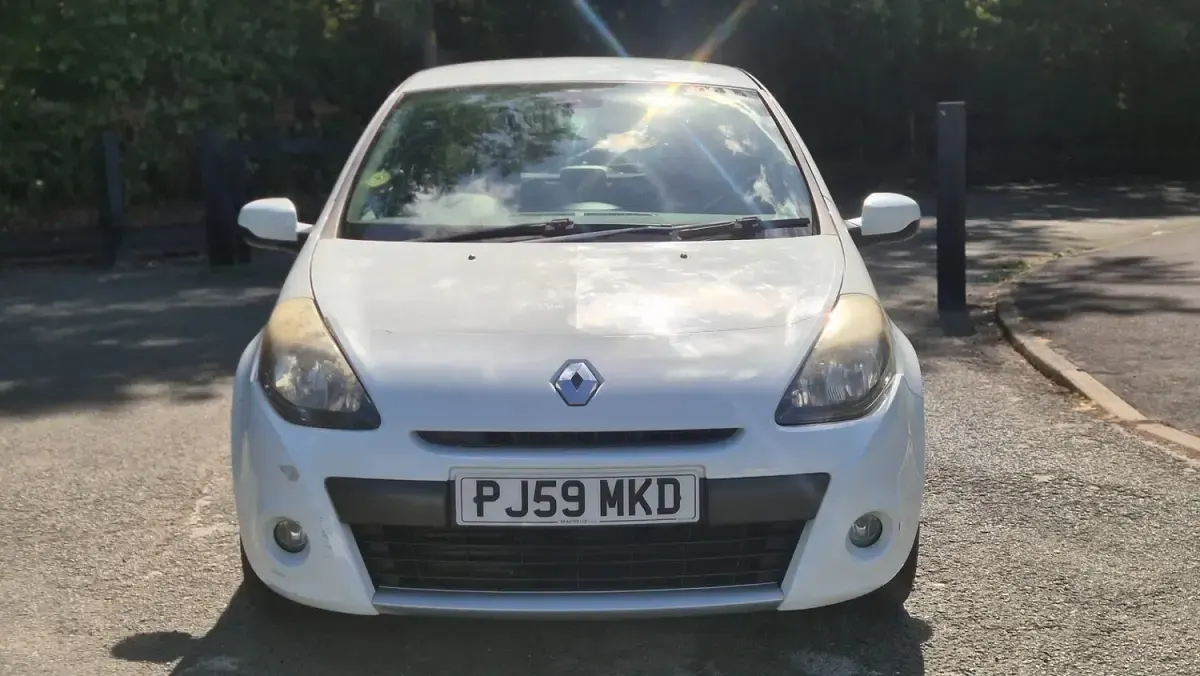 Used Renault Clio Dynamique 2009 White Hatchback