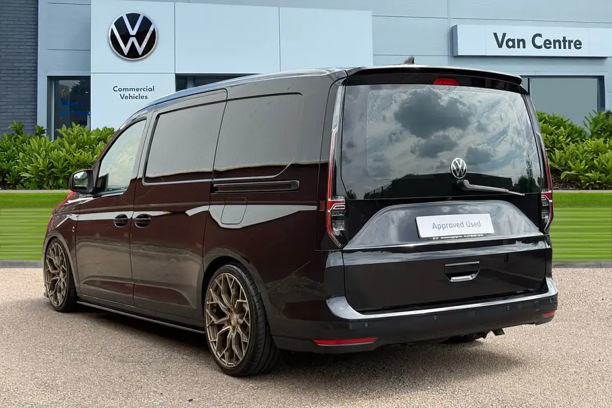 Used VW Caddy Maxi Pro 122 HP (89 kW) 2025 Black MPV