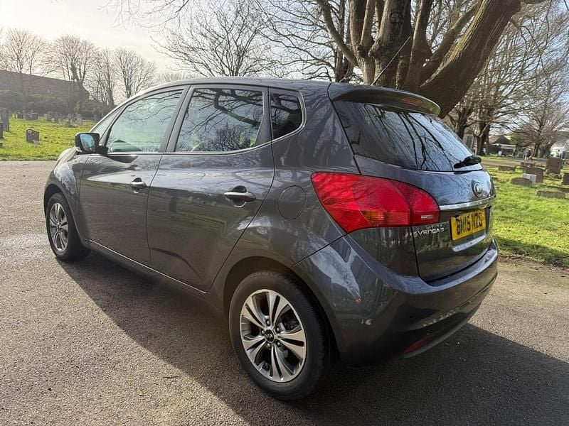 Used Kia Venga 123 HP (90 kW) 2015 Silver Hatchback
