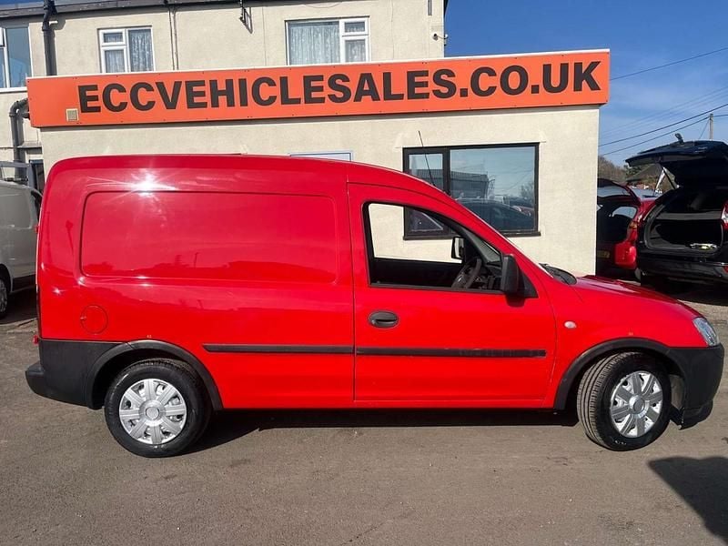 Used Vauxhall Combo 2011 Red MPV