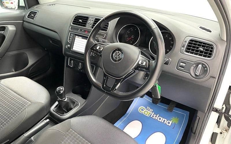 Used VW Polo Match 90 HP (66 kW) 2016 White Hatchback