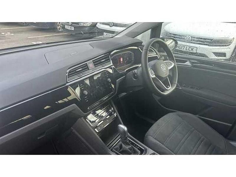 Used VW Touran SEL 150 HP (110 kW) 2025 Grenadilla black metallic MPV
