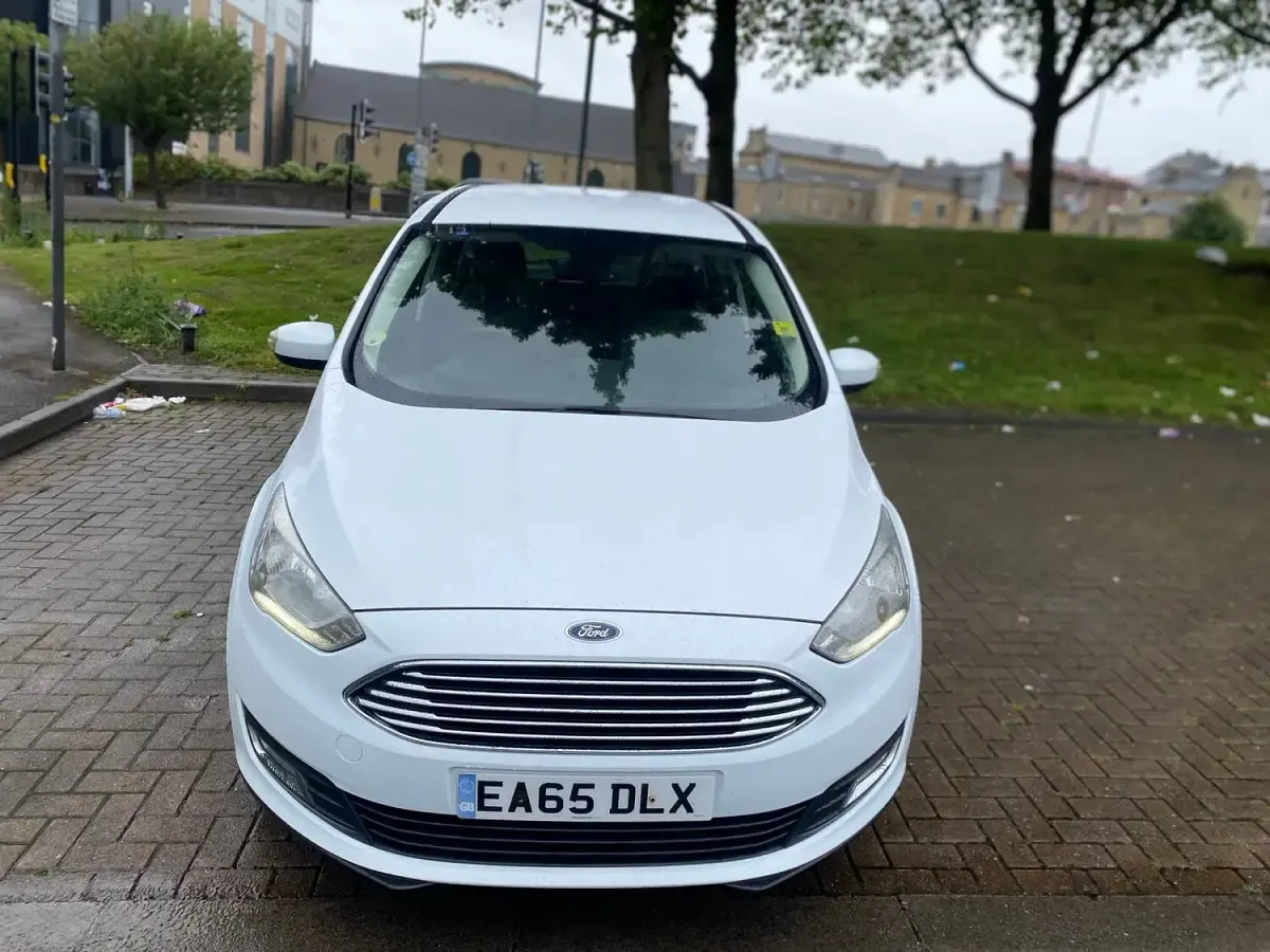 Used Ford Grand C-Max Titanium 120 HP (88 kW) 2015 White MPV