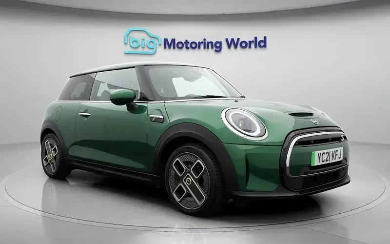 Used Mini Cooper Level 2 135 kW (184 HP) 2023 Hatchback