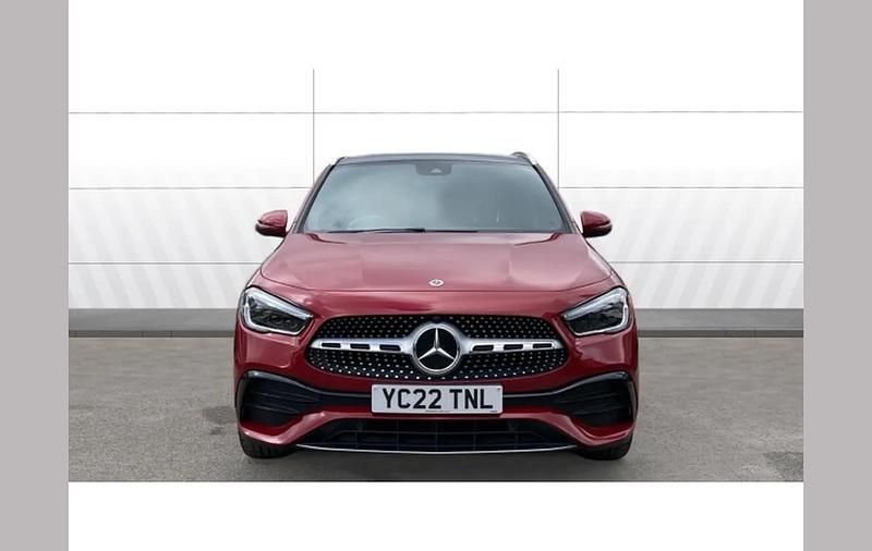 Used Mercedes GLA180 AMG Line Premium Plus 136 HP (100 kW) 2022 Red SUV