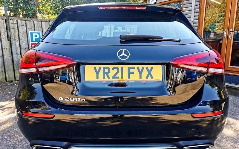 Begagnad Mercedes A200 150 HK (110 kW) 2021 Svart Halvkombi