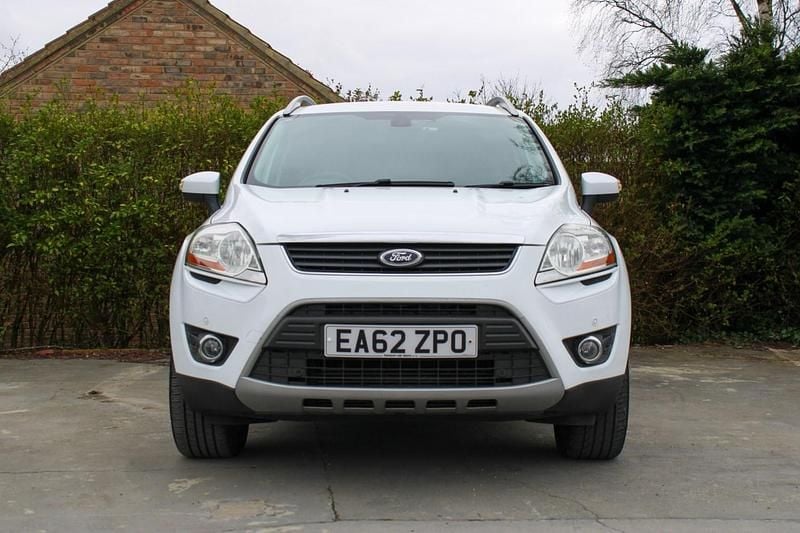 Used Ford Kuga Titanium 163 HP (119 kW) 2012 White SUV