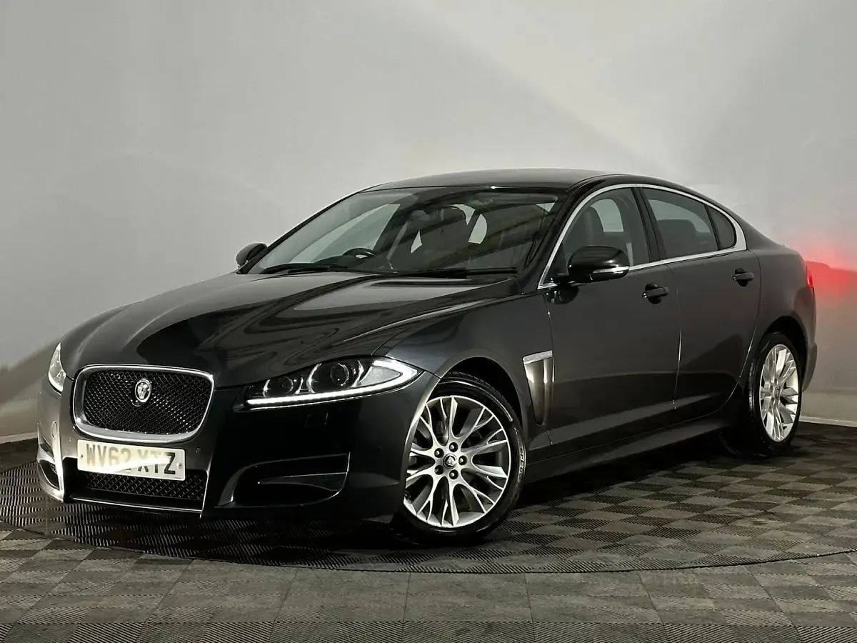 Used Jaguar XF 200 HP (147 kW) 2013 Grey Sedan