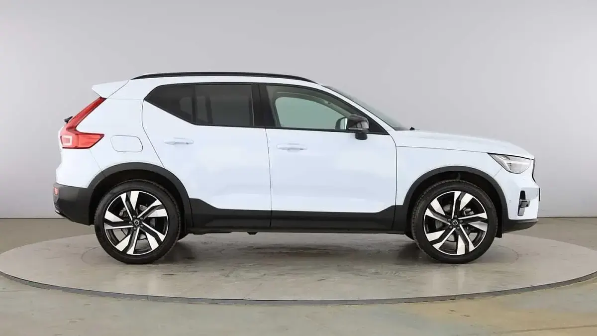 Used Volvo XC40 Ultra 160 HP (117 kW) 2025 Blue SUV