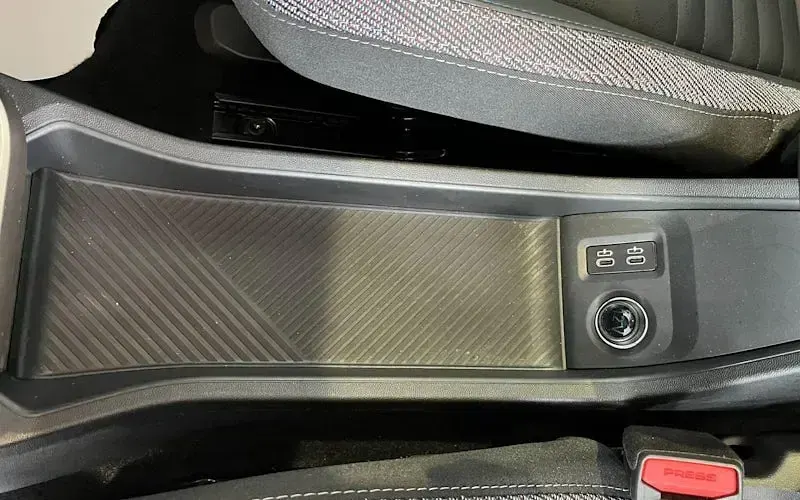 Used Mini Cooper Classic 150 kW (204 HP) 2025 Silver Hatchback