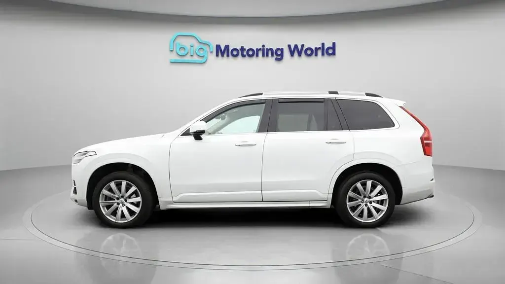 Used Volvo XC90 Momentum 235 HP (172 kW) 2019 White SUV