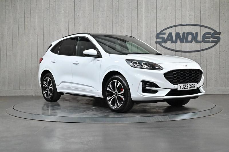White Used 2023 Ford Kuga ST-Line X SUV | £20,499 (Fair price) - Image 1/4