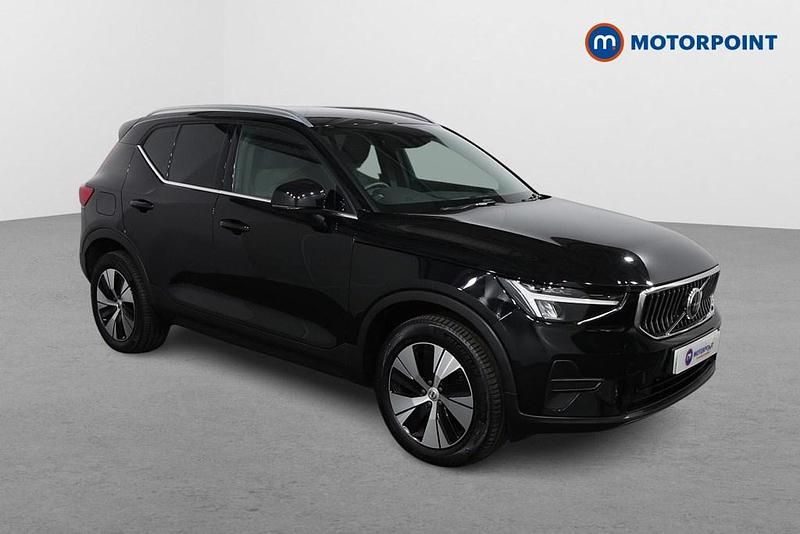 Black Used 2022 Volvo XC40 Core SUV | £20,599 (Fair price) - Image 1/4