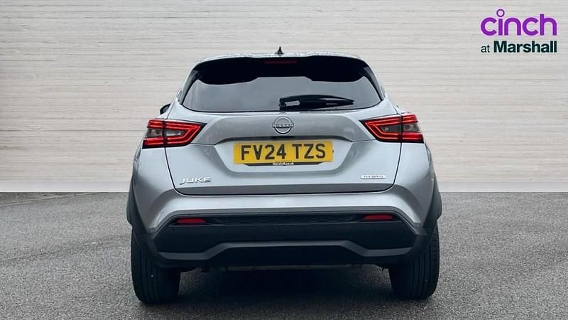 Used Nissan Juke N-Connecta 143 HP (105 kW) 2024 Silver SUV