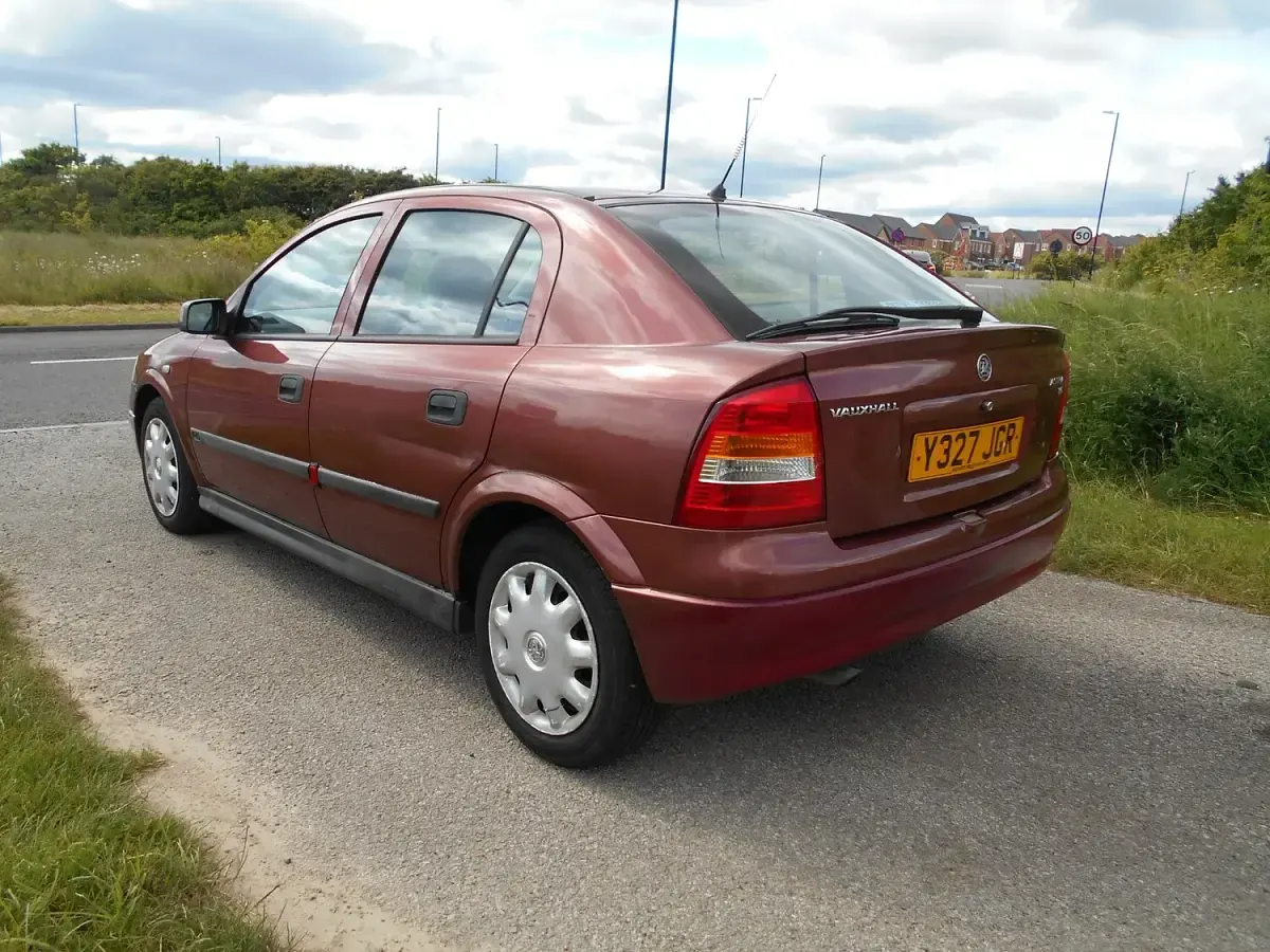 Used Vauxhall Astra Club 2001 Red Hatchback