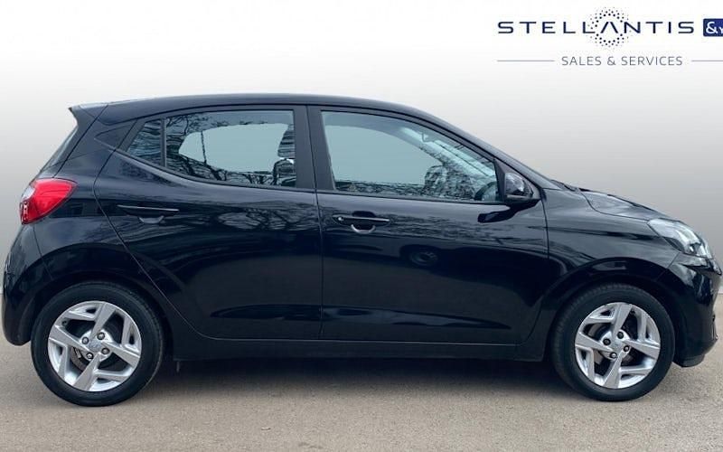 Used Hyundai i10 SE 84 HP (61 kW) 2023 Hatchback