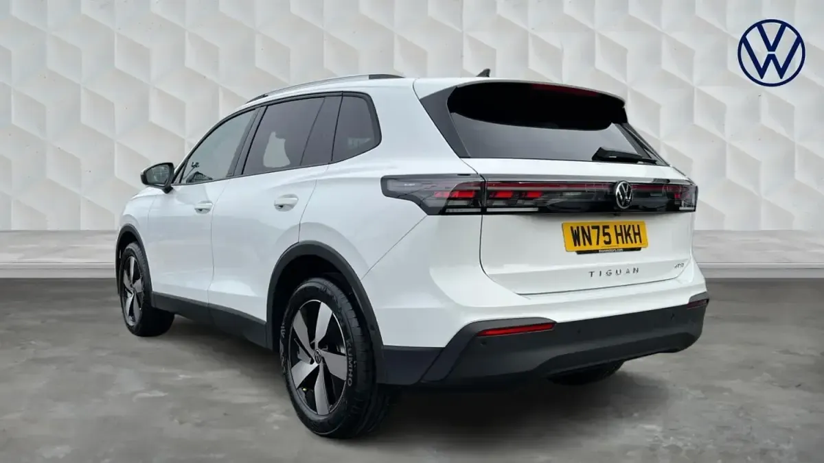 Używany VW Tiguan Match 150 KM (110 kW) 2025 Biały SUV