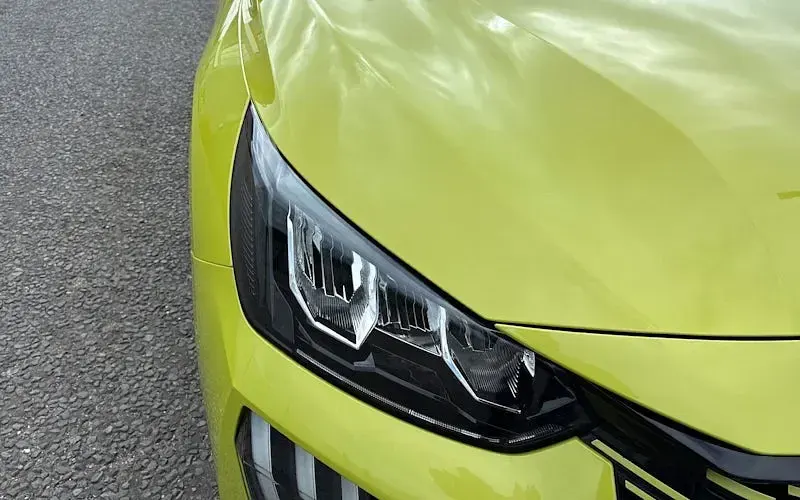 Used Peugeot 208 Allure 101 HP (74 kW) 2024 Yellow Hatchback