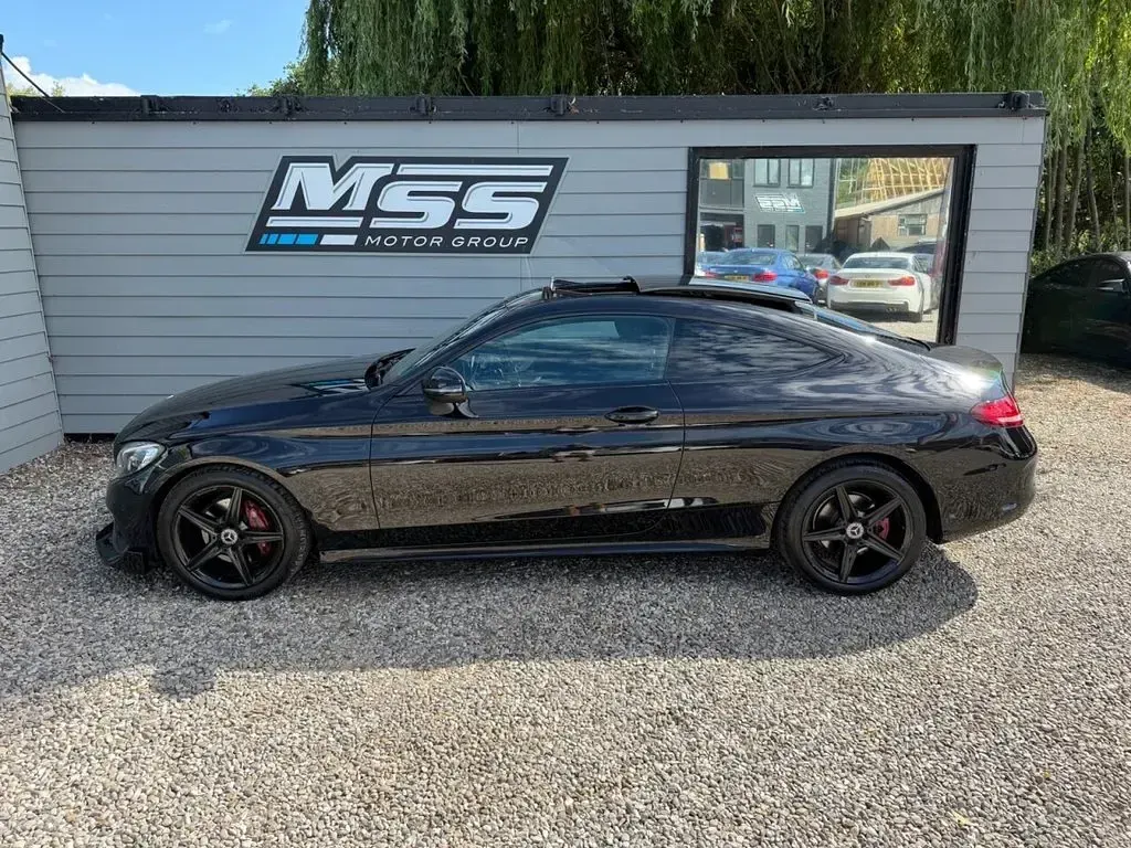 Used Mercedes C220 AMG Line Premium Plus 170 HP (125 kW) 2018 Black Coupe