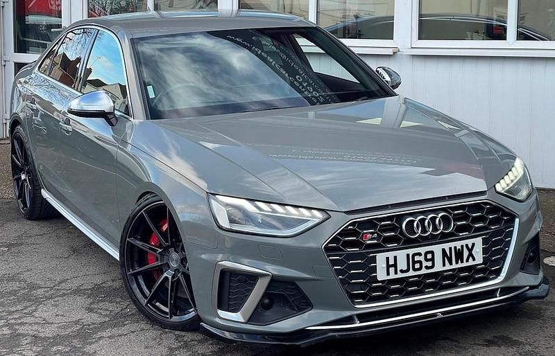 Usado Audi S4 347 HP (255 kW) 2019 Cinzento Sedan