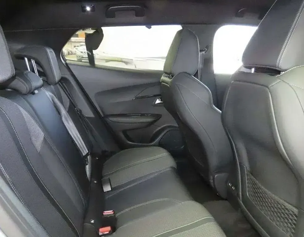 Used Peugeot e-2008 GT 100 kW (136 HP) 2022 SUV