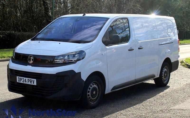 Used Vauxhall Vivaro 145 HP (106 kW) 2024 White MPV