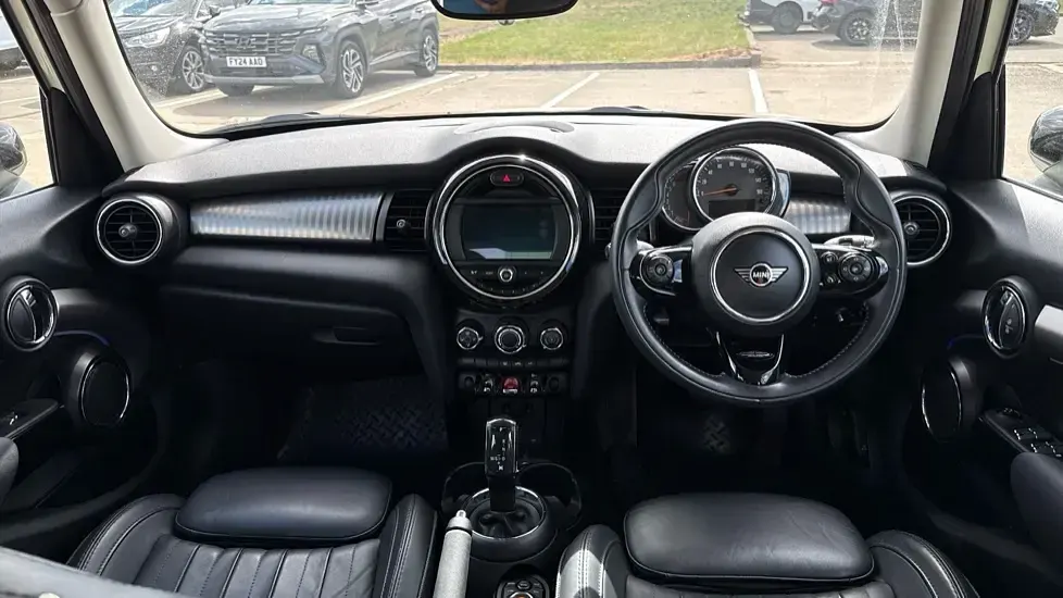 Used Mini Cooper Exclusive 134 HP (98 kW) 2020 White Hatchback