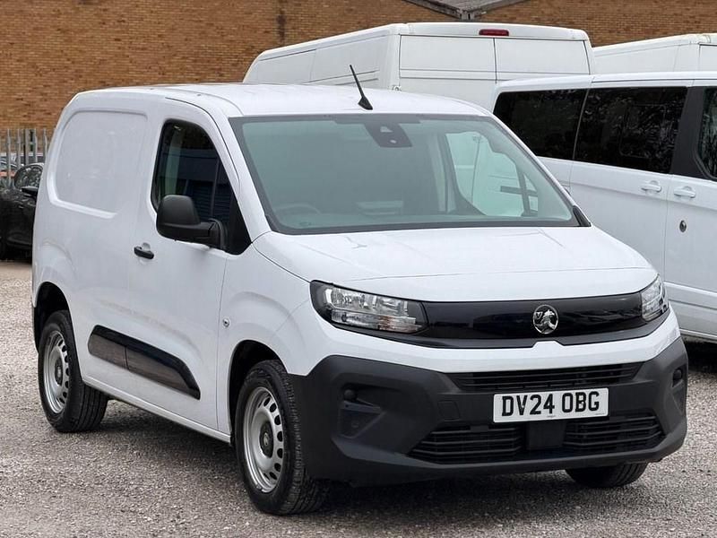 Used Vauxhall Combo S 100 HP (73 kW) 2024 White Van