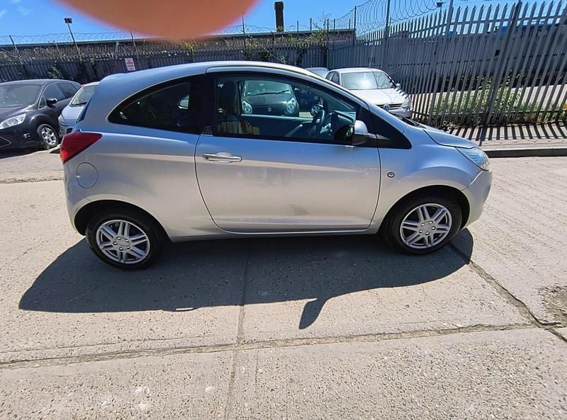 Used Ford Ka 69 HP (50 kW) 2012 Silver Hatchback