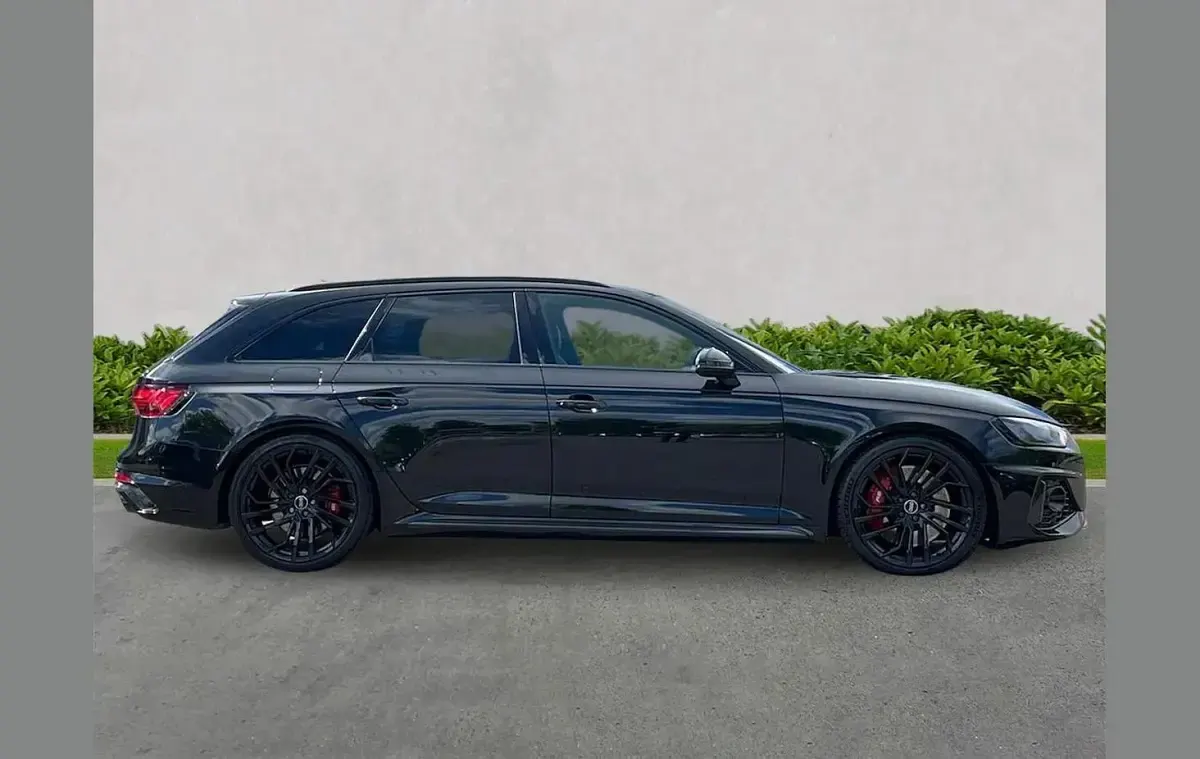 Used Audi RS4 Comfort 450 HP (330 kW) 2021 Black Estate