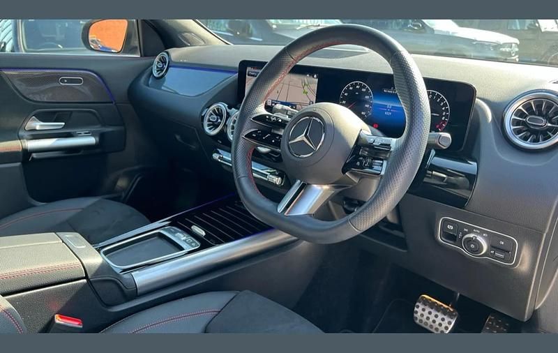 Usado Mercedes GLA250 Executive 214 HP (157 kW) 2025 Cinzento SUV
