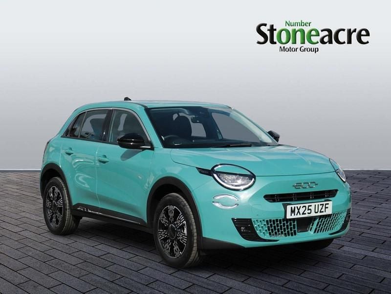 Blue New 2025 Fiat 600 Hatchback | £18,990 (Good price) - Image 1/2