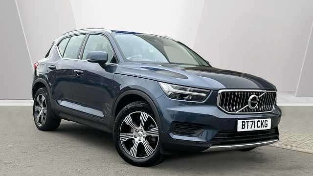 Used 2022 Volvo XC40 Inscription SUV | £26,595 (Expensive) - Image 1/3