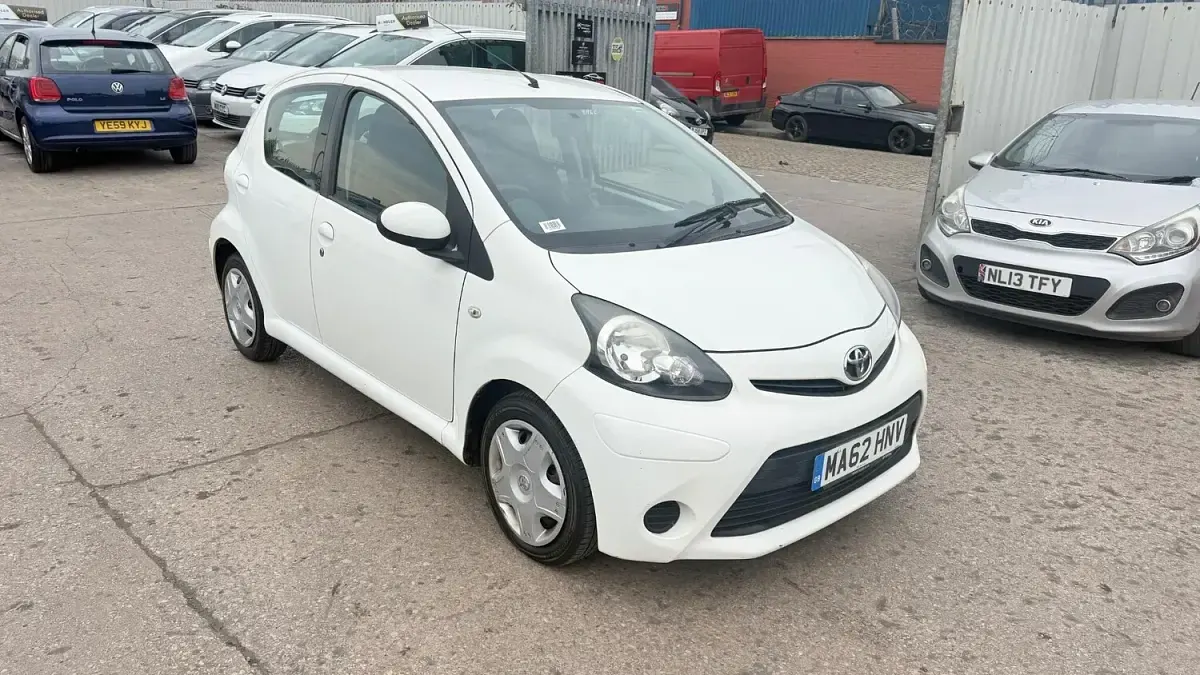 Used Toyota Aygo 2012 White Hatchback