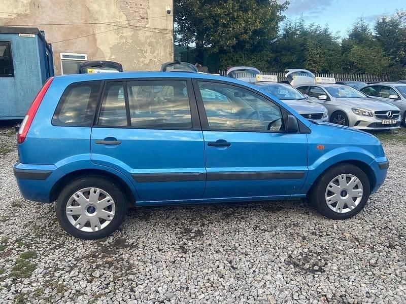 Used Ford Fusion Style 79 HP (58 kW) 2010 Blue Hatchback