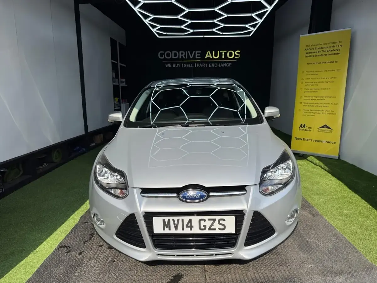 Used Ford Focus Titanium 125 HP (91 kW) 2014 Silver Hatchback