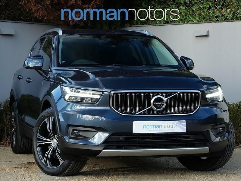 Blue Used 2022 Volvo XC40 Inscription SUV | £25,995 (A bit pricey) - Image 1/3